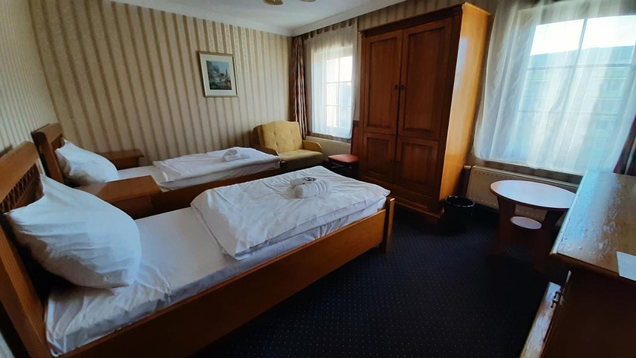 Hotel Jankow Żary Exterior foto